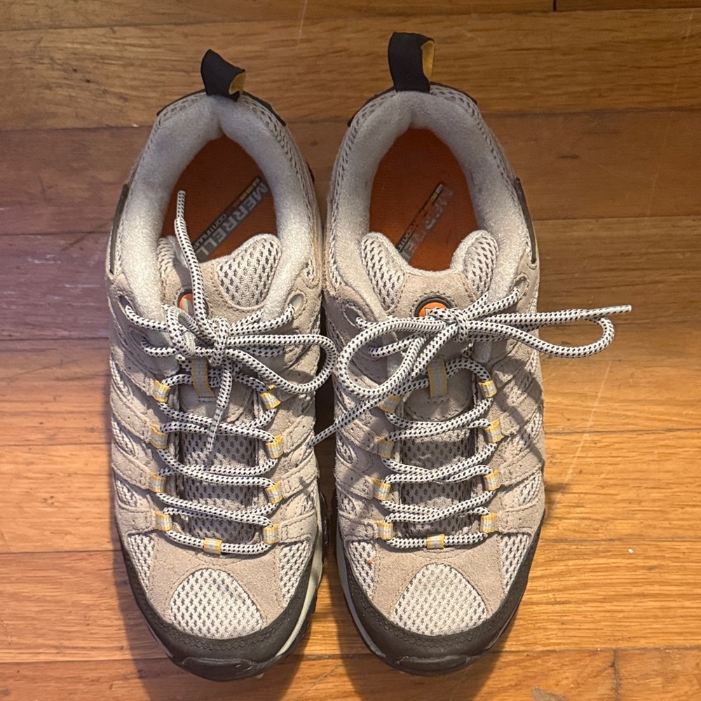 Merrell Tan and Black Hiking Shoes
